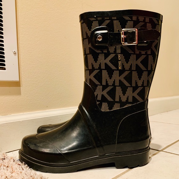 Micheal Kors Logo rubber rainboot - Picture 2 of 4
